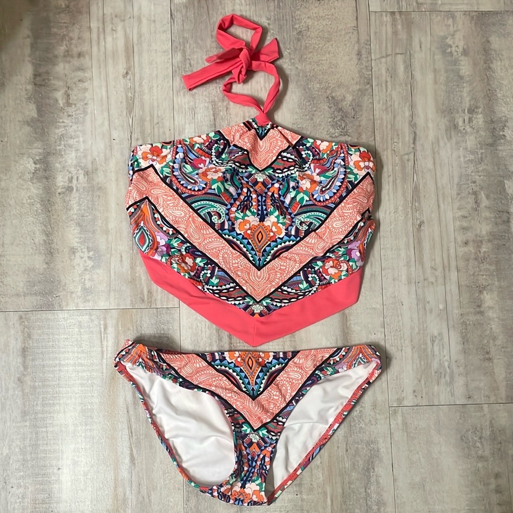 VENUS Colorful Patterned Halter Bikini Set